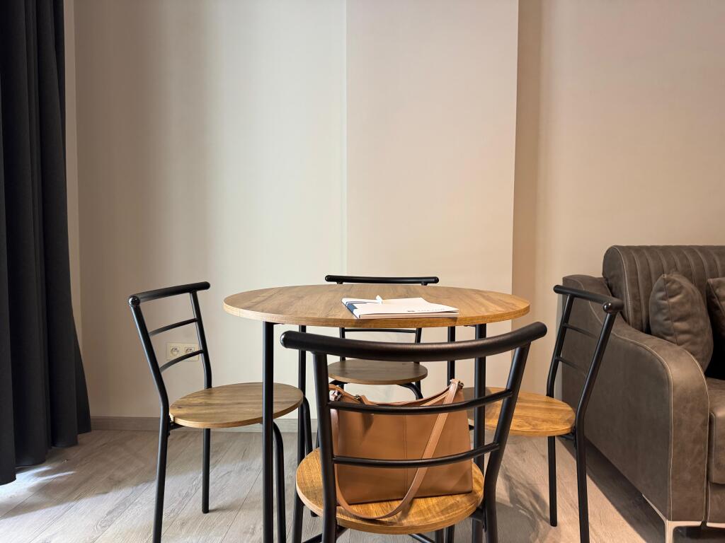 Affitto, Appartamento 1+1 Liqeni i Thatë, Tirana.