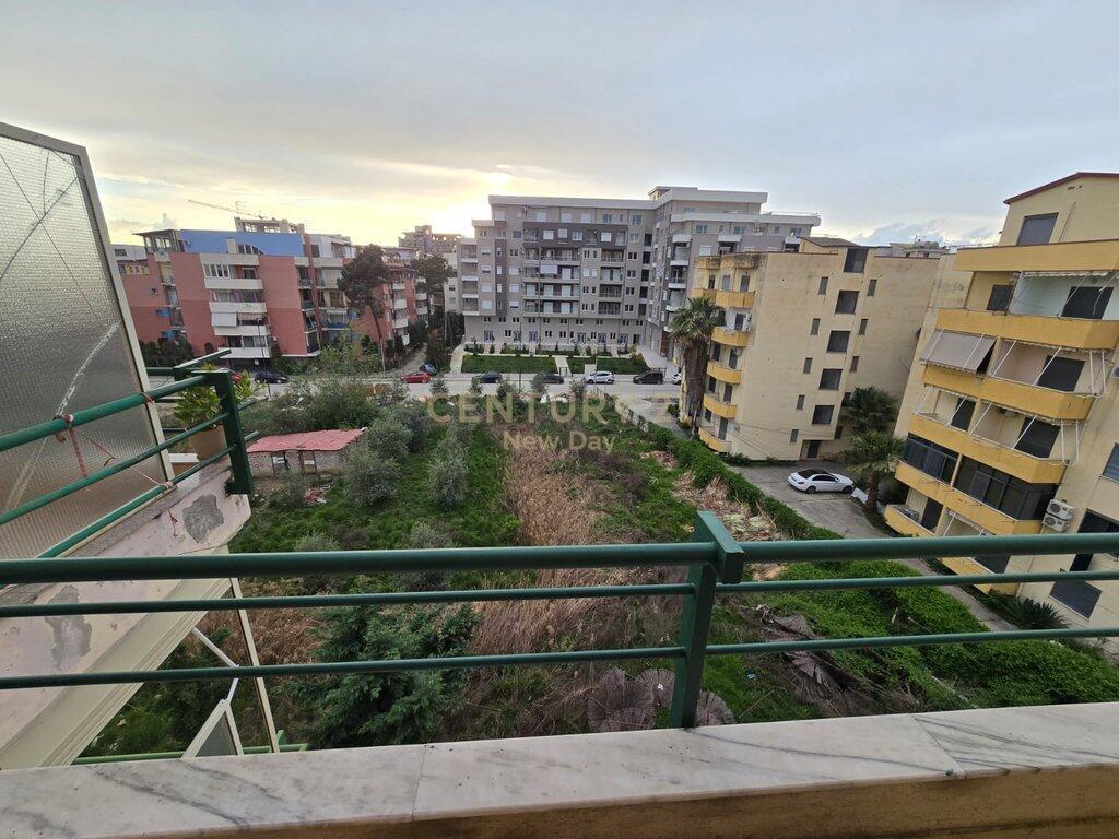 For sale 1+1 apartment in Golem.