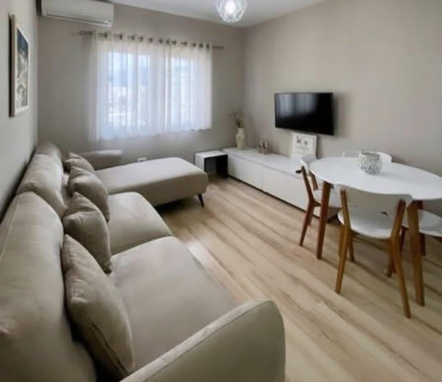Paris Commune, at the beginning of the Delegations Park we sell: Super apartment 1+1
