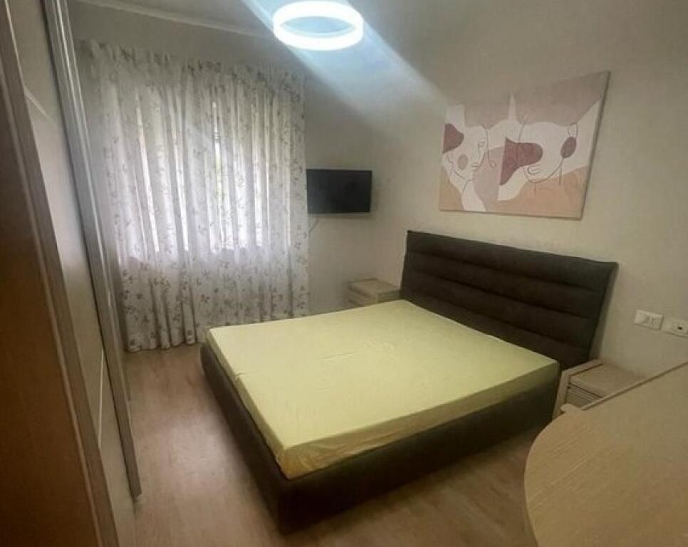 2+1 apartment for rent – Petronini Luarasi Street, Ballet School