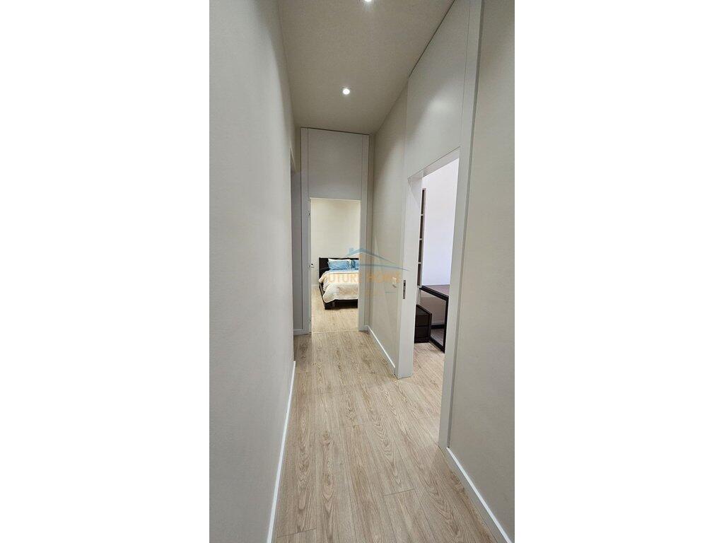 Shitet, Apartament 3+1+2, Liqeni i Thate, Tirane