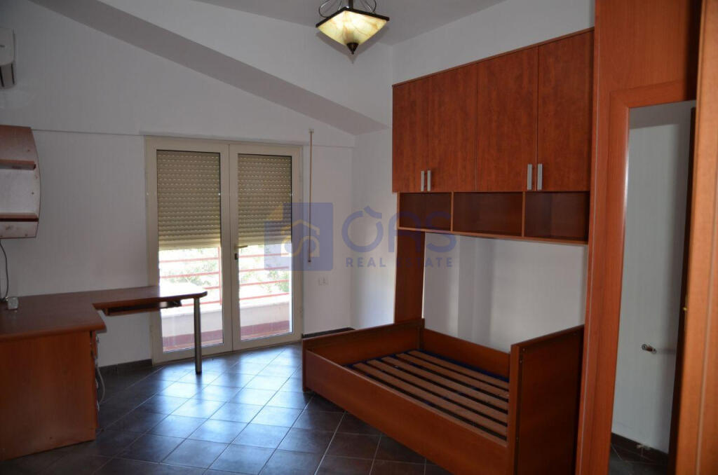 Apartment 4+1 for rent at Liqeni i Thate