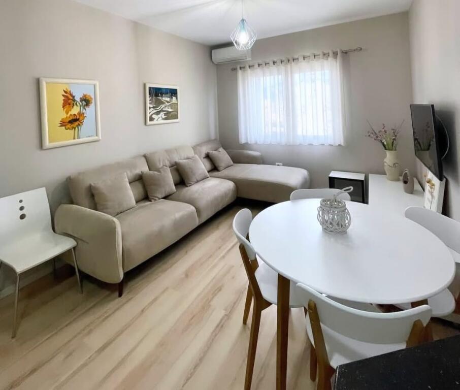 Paris Commune, at the beginning of the Delegations Park we sell: Super apartment 1+1