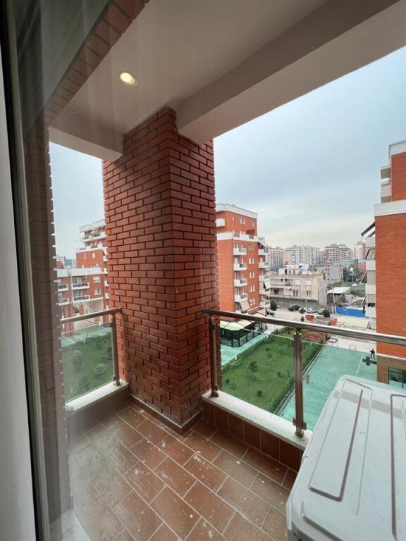 Shitet apartament 2+1+parkim tek Green City.