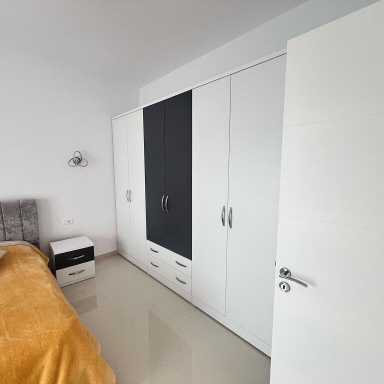 Apartament 2+1 për qira në Sauk