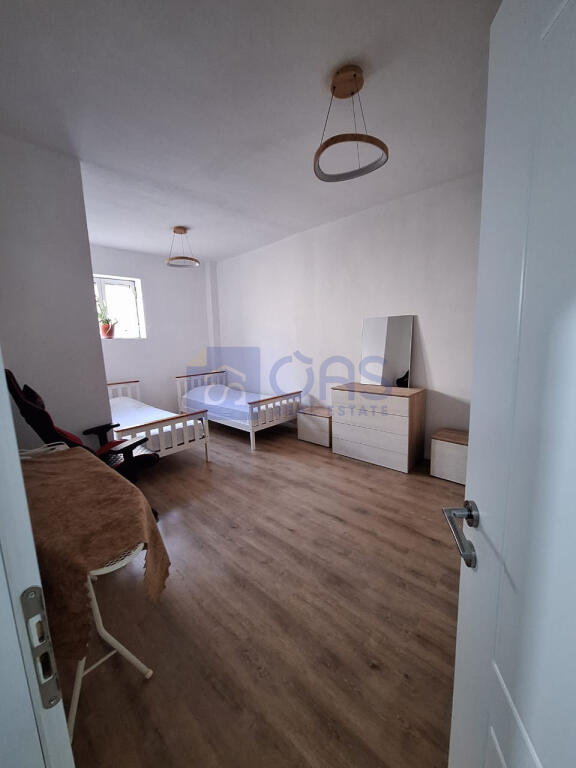An apartment 1+1 is for rent on Barrikadave Street.