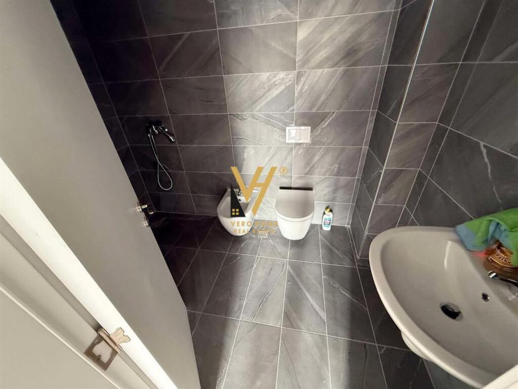 OFFICE 70M2 FOR RENT ON BULEVARDI I RI