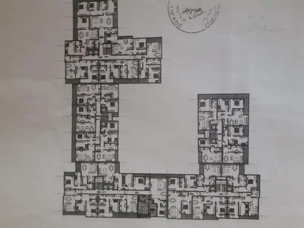 Shitet apartament 1+1 Bulevardi Kashar