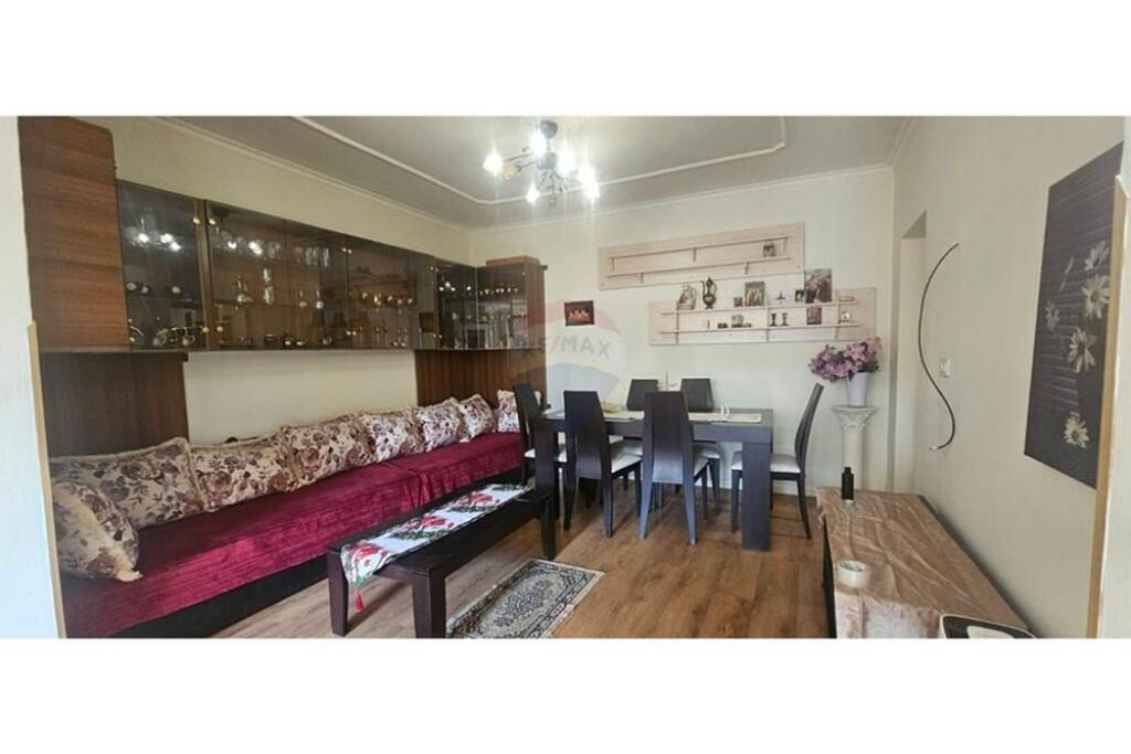 Jepet per Qira Apartament tek Tregu Cam