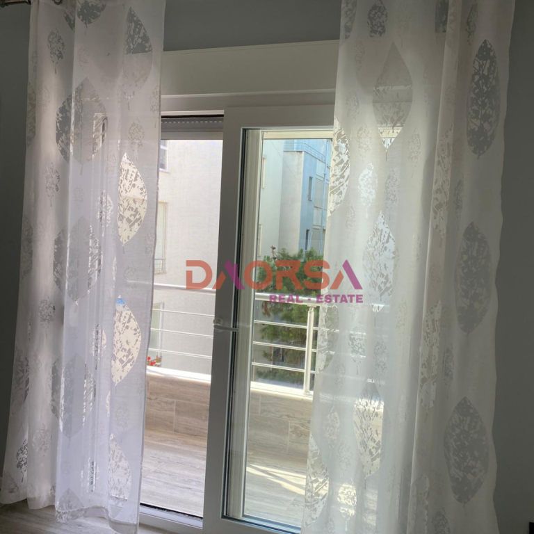 🏖 Studio apartment for rent at Shkëmbi i Kavajës!