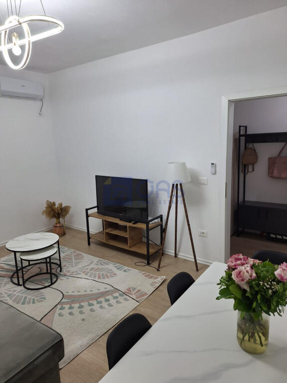 An apartment 1+1 is for rent on Barrikadave Street.