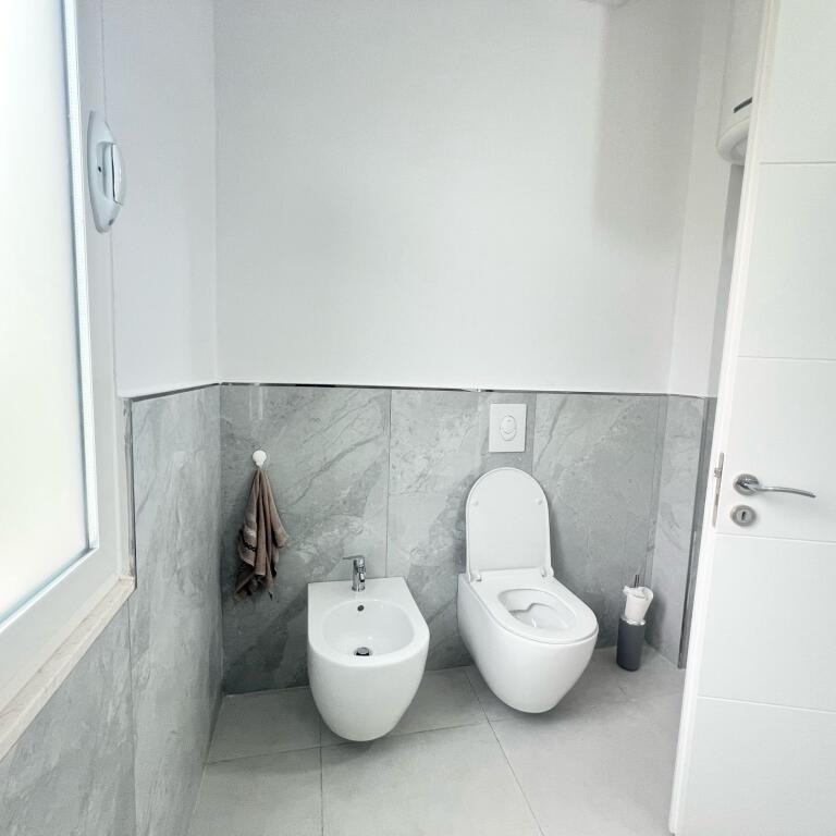 Apartament 2+1 për qira në Sauk