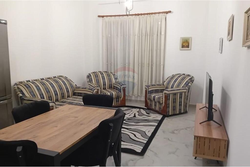 Apartament 1+1 me post parkimi me qira ne qender tek rruga Tefta Tashko.