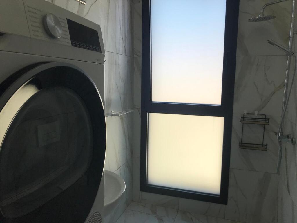 Modern 2+1+2 apartment for rent on Rruga e Kosovarëve!
