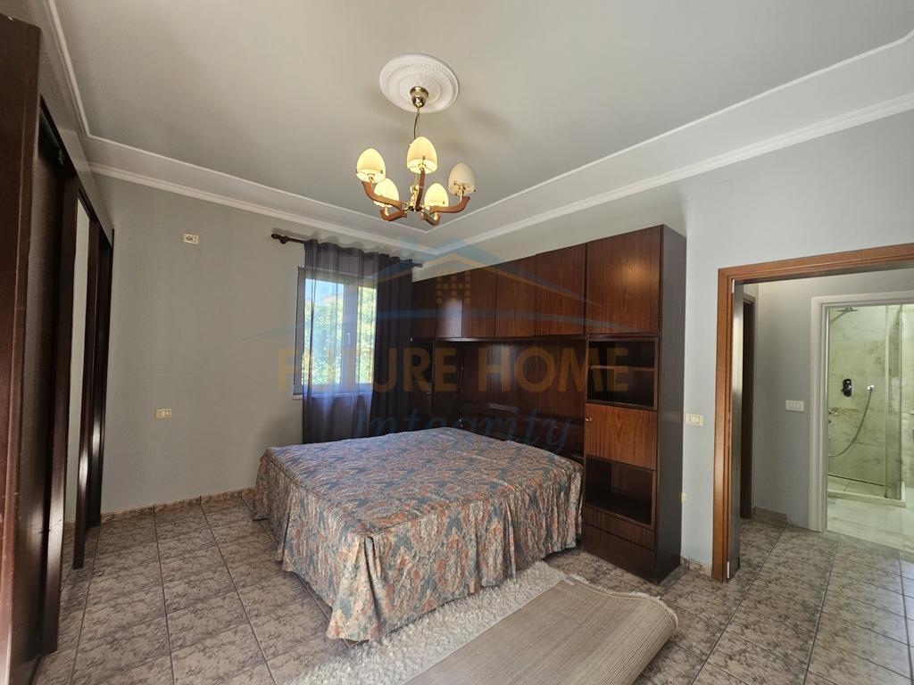 Rent, Apartment 3+1+2, Former Electric Market, Tirana.