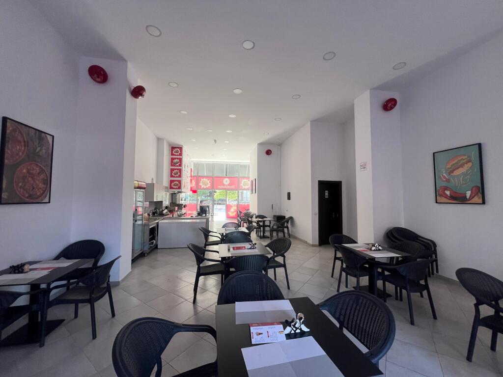 Restaurant space for rent – 126 m² Astir