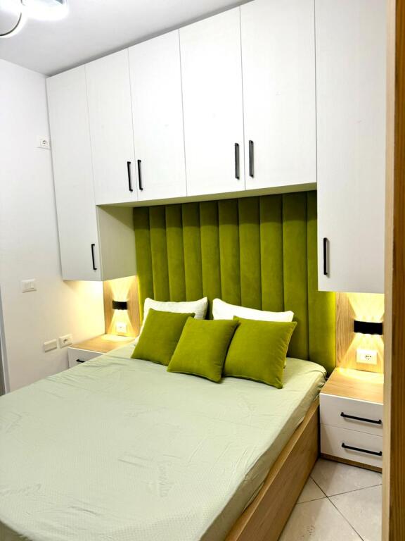 Rent, Apartment with Balcony in the Paris Commune