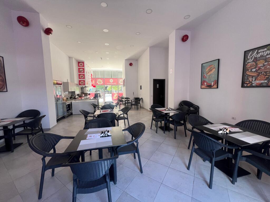 Restaurant space for rent – 126 m² Astir