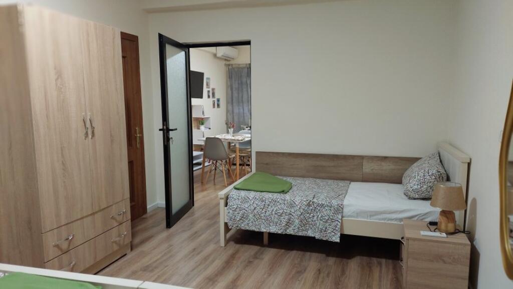 Jepet apartament 1+1 me qera ne Myslym Shyr, fondi Besa.