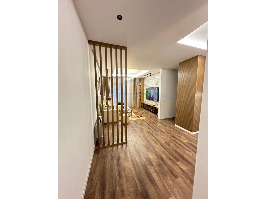 In vendita, Appartamento 3+1+2, Residenza Oasis, Tirana