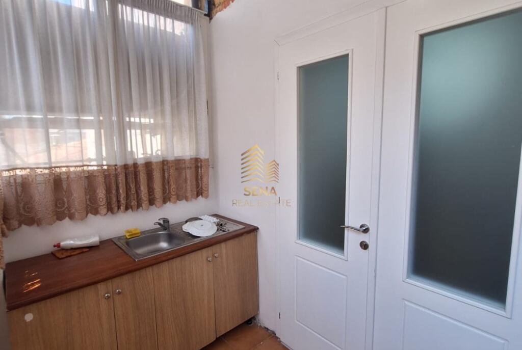Qira, Apartament 1+1+blk+kuzhine e vecuar, Rr e Barrikadave