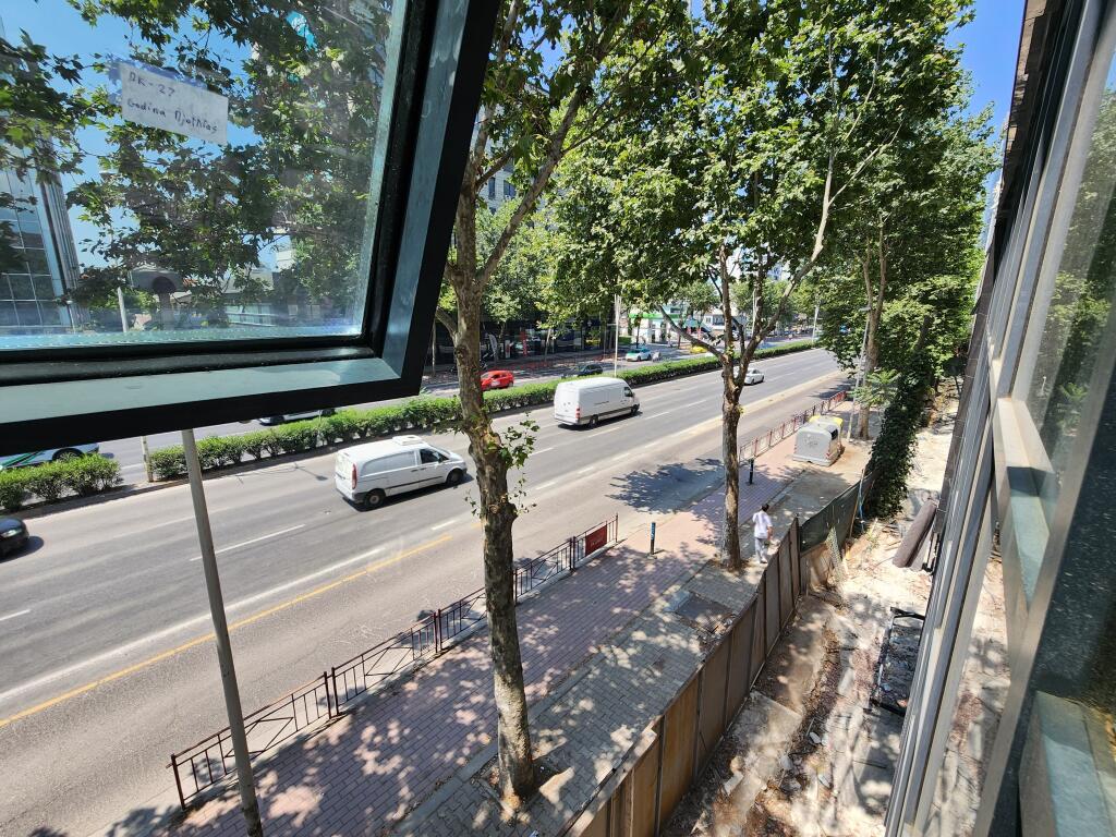 🔵 FOR SALE: Commercial Space 475.27 m² (E88 Complex - Kupola) 📍Main Road – Dritan Hoxha Street, 1st Floor, Glass Façade, CORNER UNIT – Height: 3.8 m 💰PRICE: €1,200,000 (Non-Negotiable)