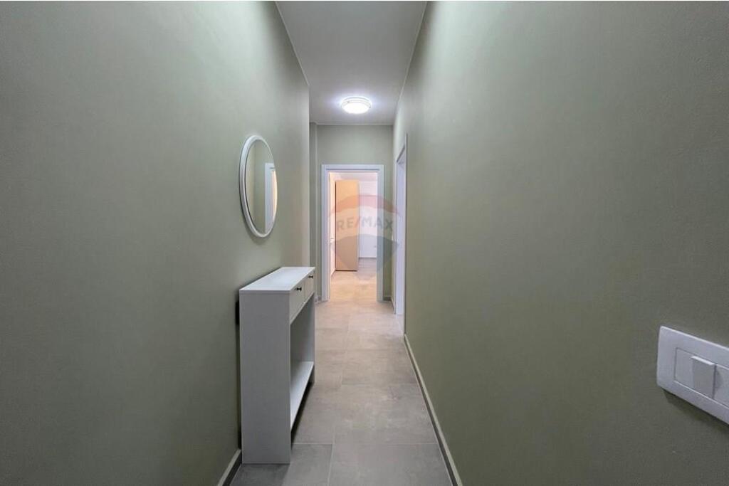 2+1 apartment for rent at Fusha e Aviacionit!