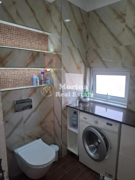 Qera Apartament 2+1, Astir