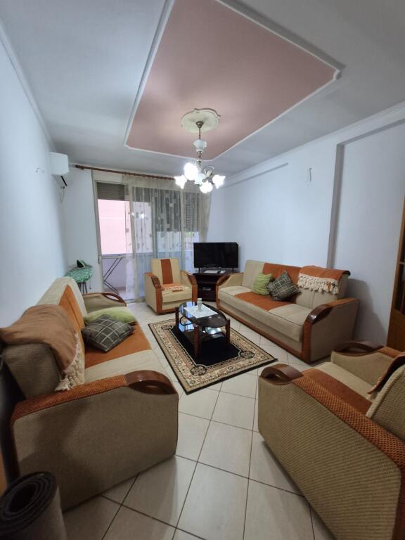 Apartment 1+1 for rent, Pazari i ro