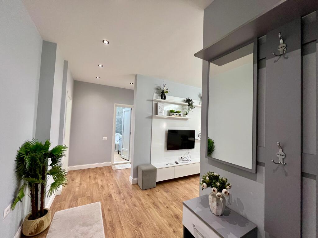Rent, Apartment 2+1 "21 Dhjetori", Tirana.