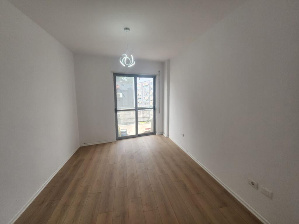 For sale Apartment 2+1+2 Balconies at Komuna e Parisit