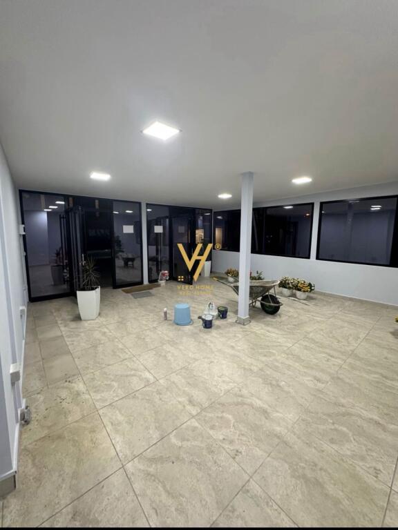 NEGOZIO IN AFFITTO 45M2 VICINO ALLA MOSCHEA DI SAUK