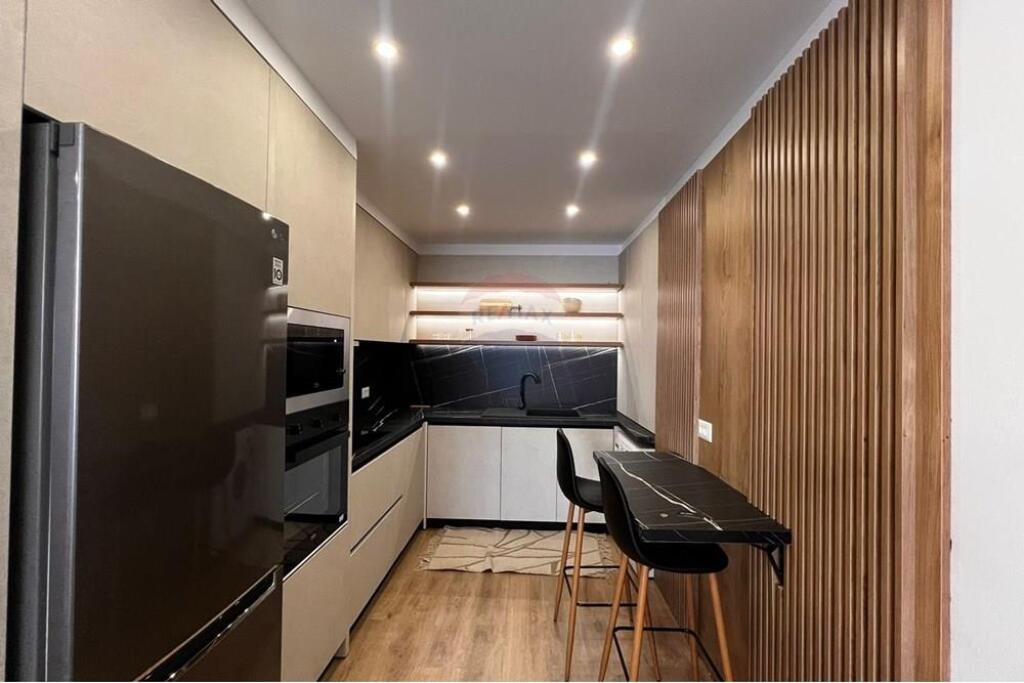 Apartament me qira 1+1+post parkimi te 21 Dhjetori, Rruga Frosina Plaku!
