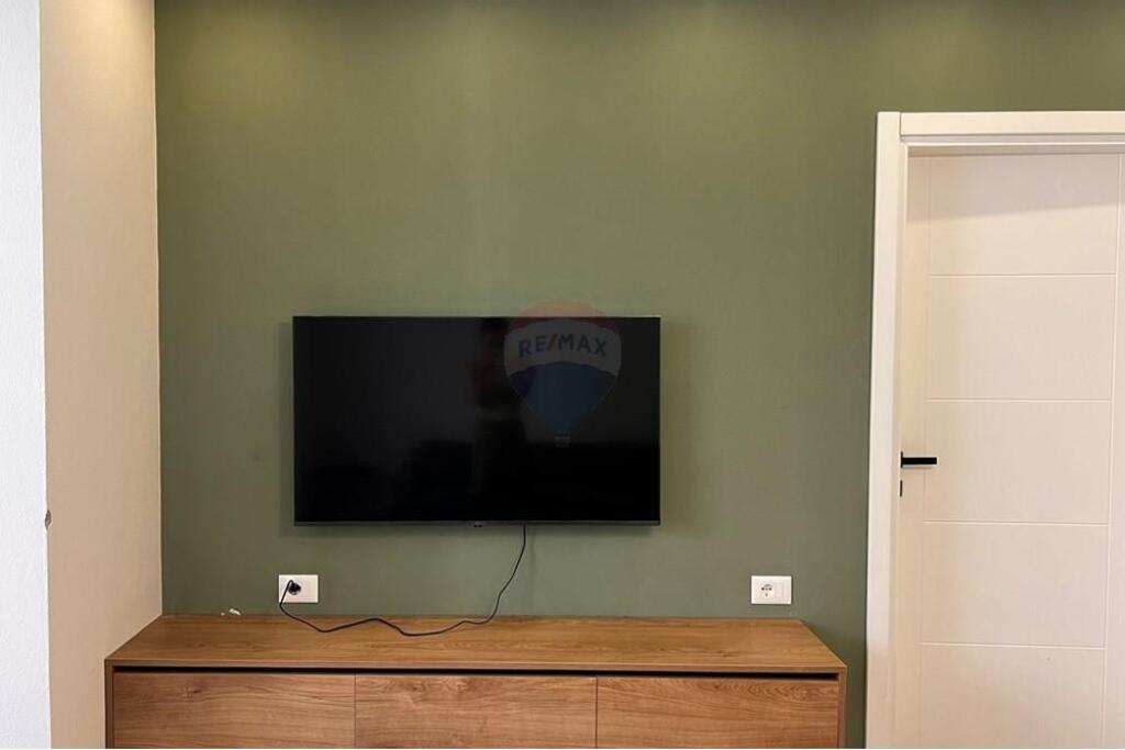 Apartament me qira 1+1+parkimi te 21 Dhjetori!