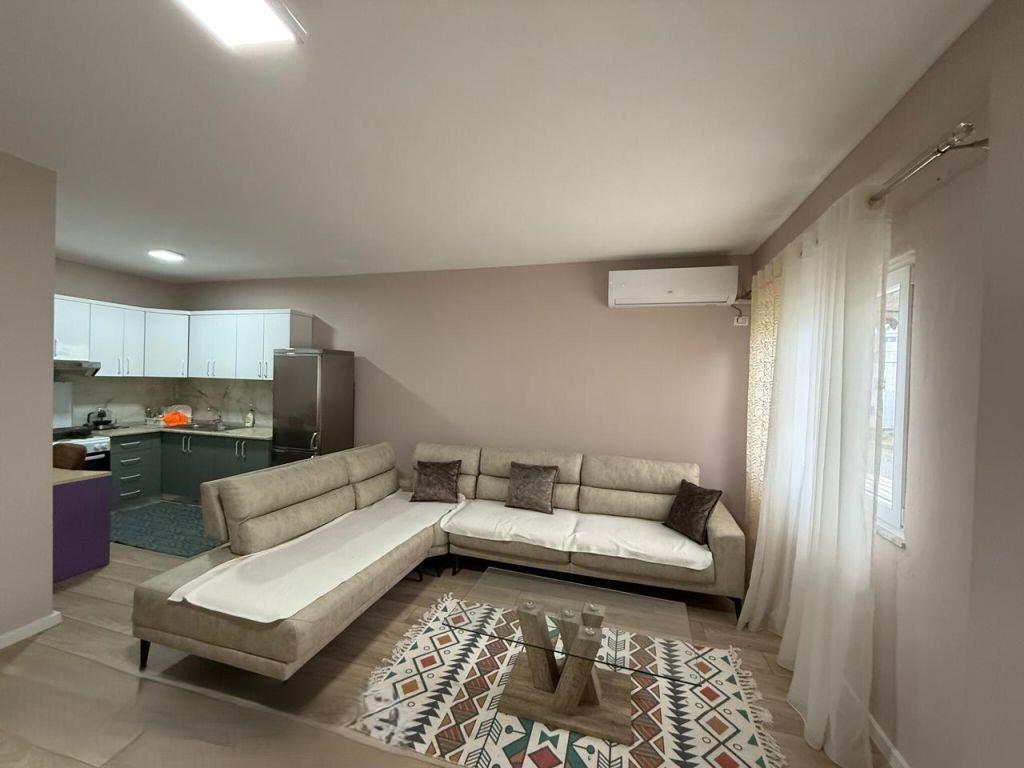 Apartament 2+1 për qira në Fresk!