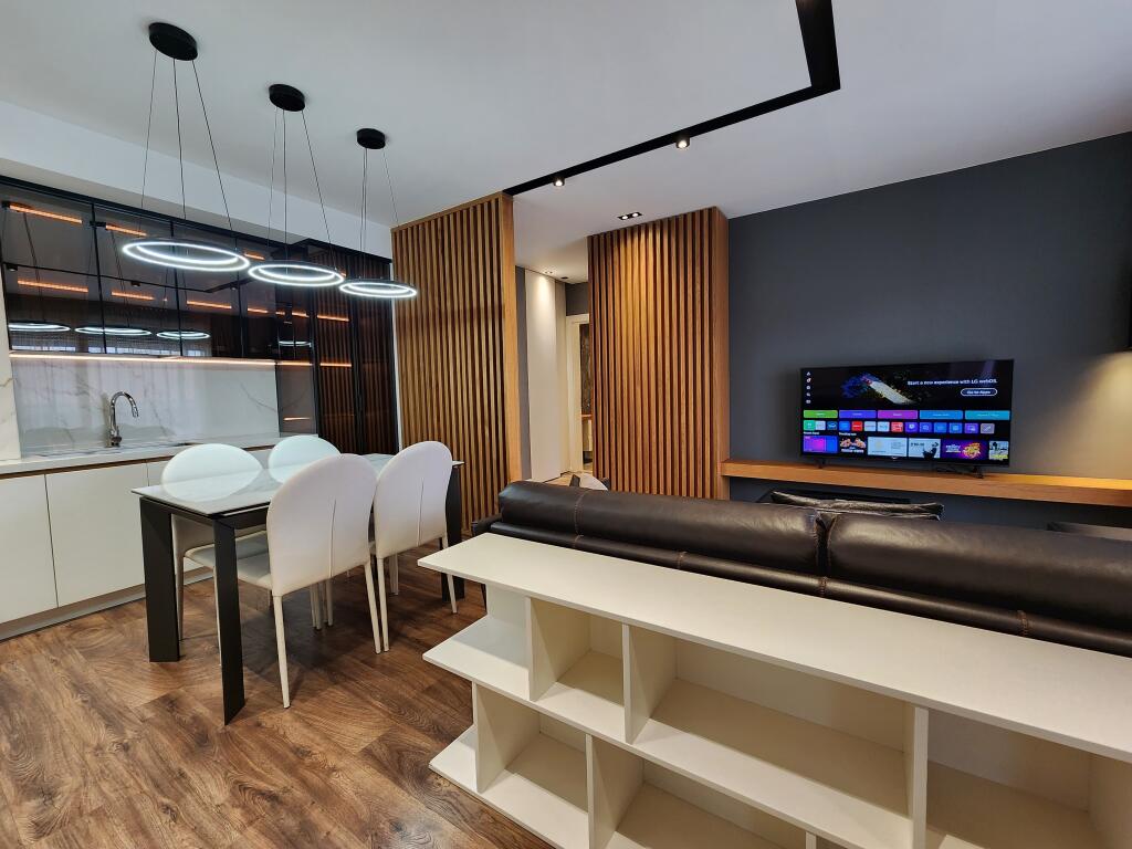 FOR SALE: ⚡️Luxury Apartment 2+1+2wc & Veranda + 1 Garage 📍( Center of Tirana 40 m from TOPTANI CENTER) ⚡️