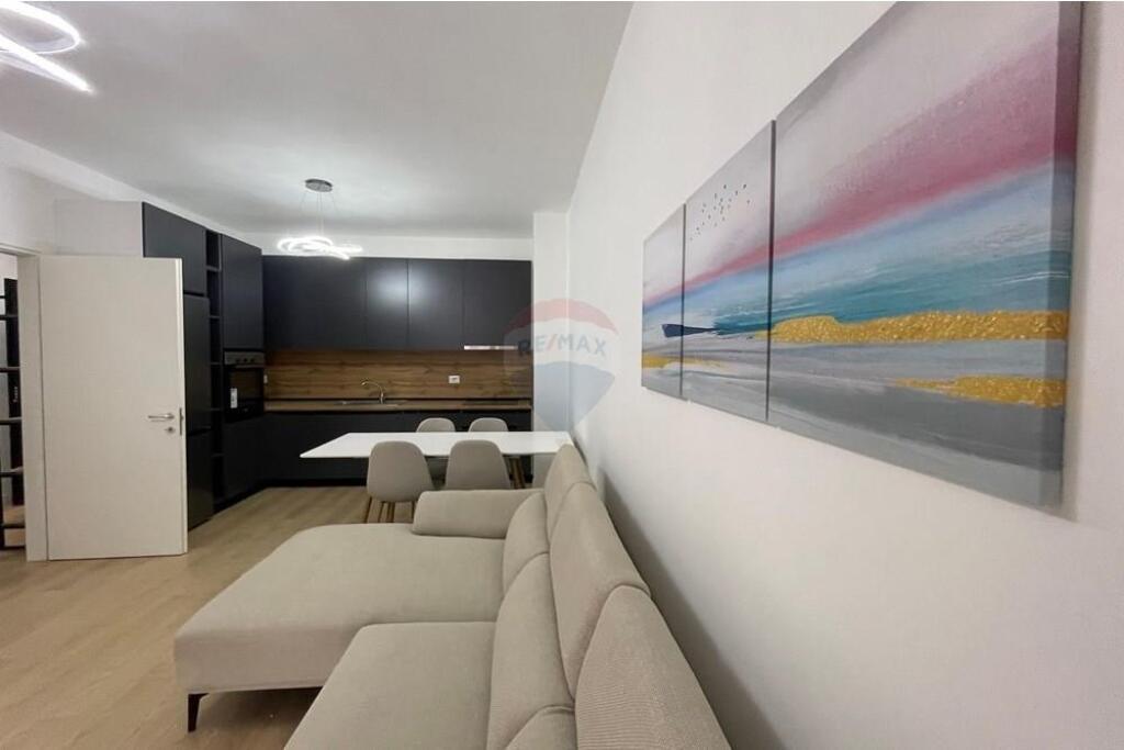 1+1 apartment for rent at Fusha e Aviacionit!