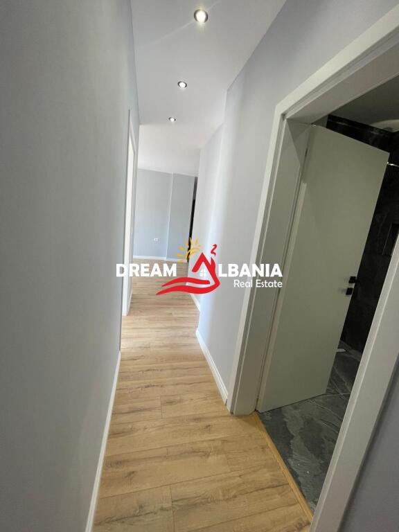 Appartamento 1+1 in vendita a 5 Maji vicino alla scuola "Tirana Jone" a Tirana (ID 41111085)