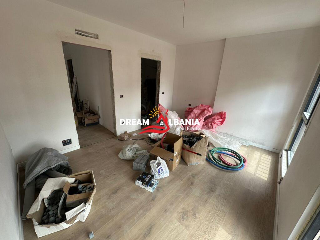 Apartment 2+1+2 for sale on Qemal Stafa Street, near the Red School, Tirana (ID 41211833)