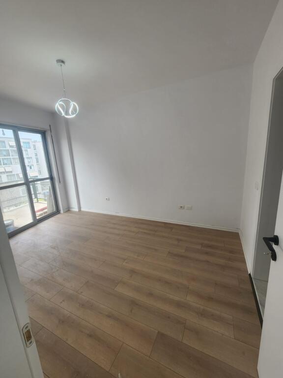 For sale Apartment 2+1+2 Balconies at Komuna e Parisit