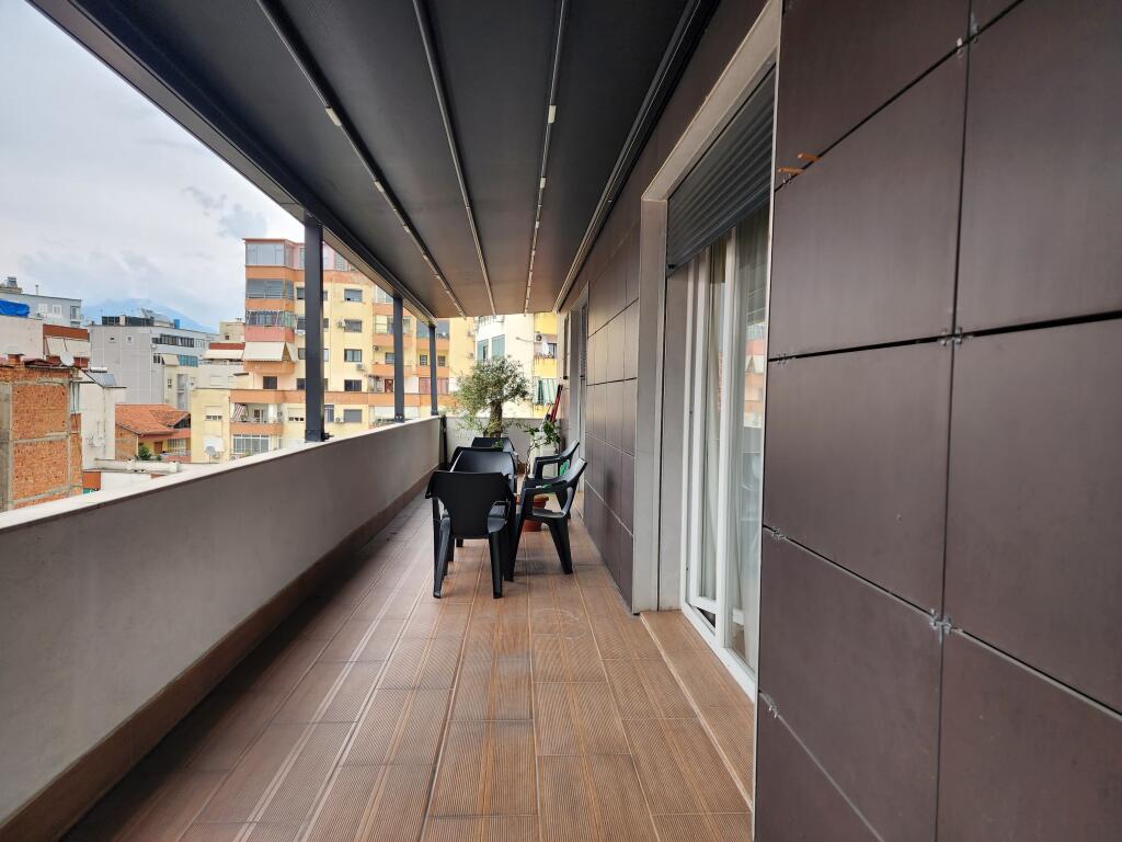 FOR SALE: ⚡️Luxury Apartment 2+1+2wc & Veranda + 1 Garage 📍( Center of Tirana 40 m from TOPTANI CENTER) ⚡️