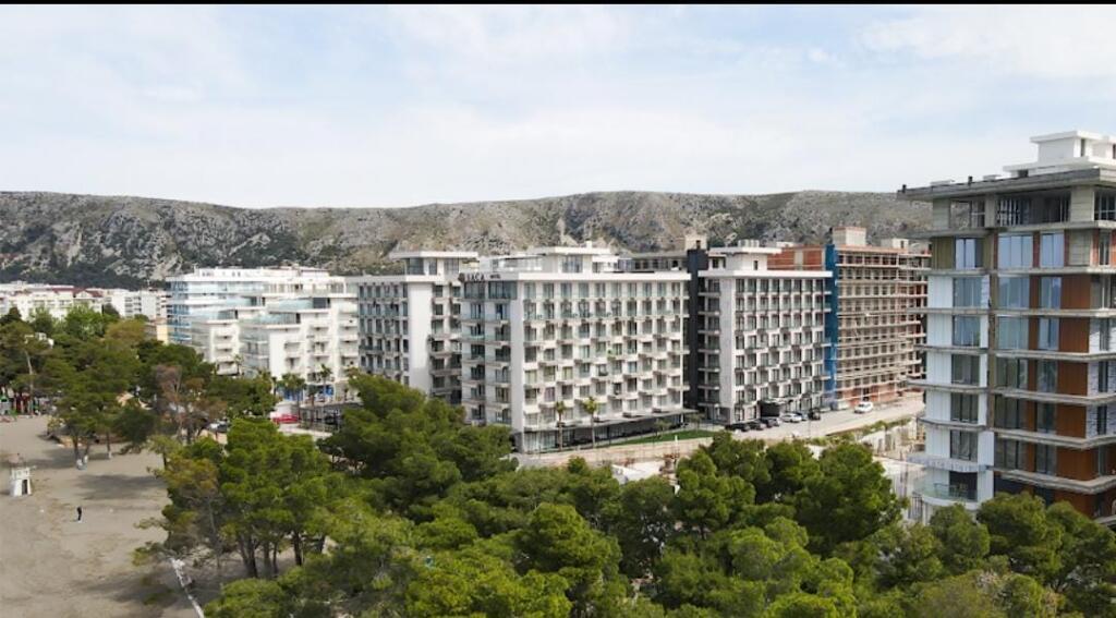 FOR SALE: 1-Bedroom Apartment in Shëngjin – 66 m² (🍹 Fjord Kune Resort) ⛱️ Seafront with Sea View – Price €85K 🌋 New Complex, 2025 Completion