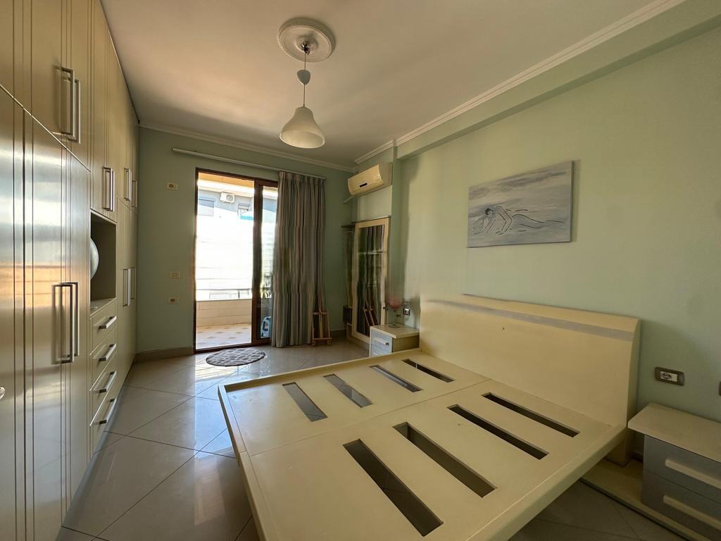 APARTAMENT 3+1+2+ POST PARKIMI PER QIRA NE ASTIR!