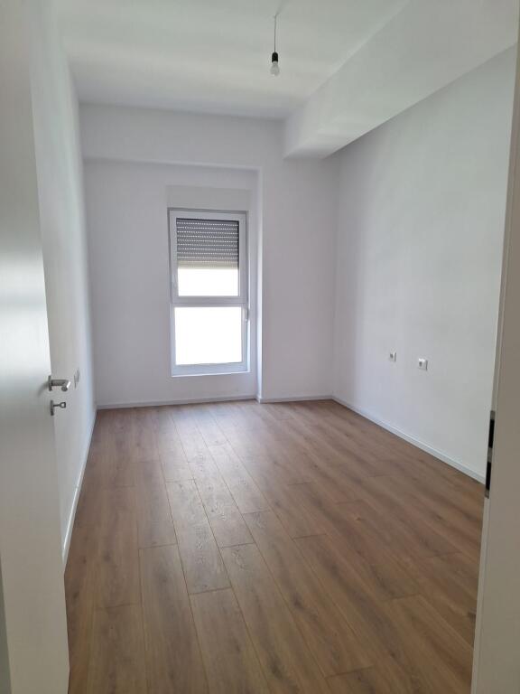 2+1 APARTMENT FOR RENT PARTIALLY FURNISHED (Kaimi Complex, Ali Demi, Tirana) NO COMMISSION