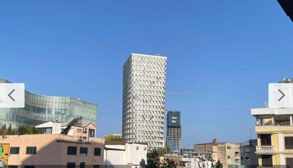 Një apartament 1+1 jepet me qera përballë Toptanit.