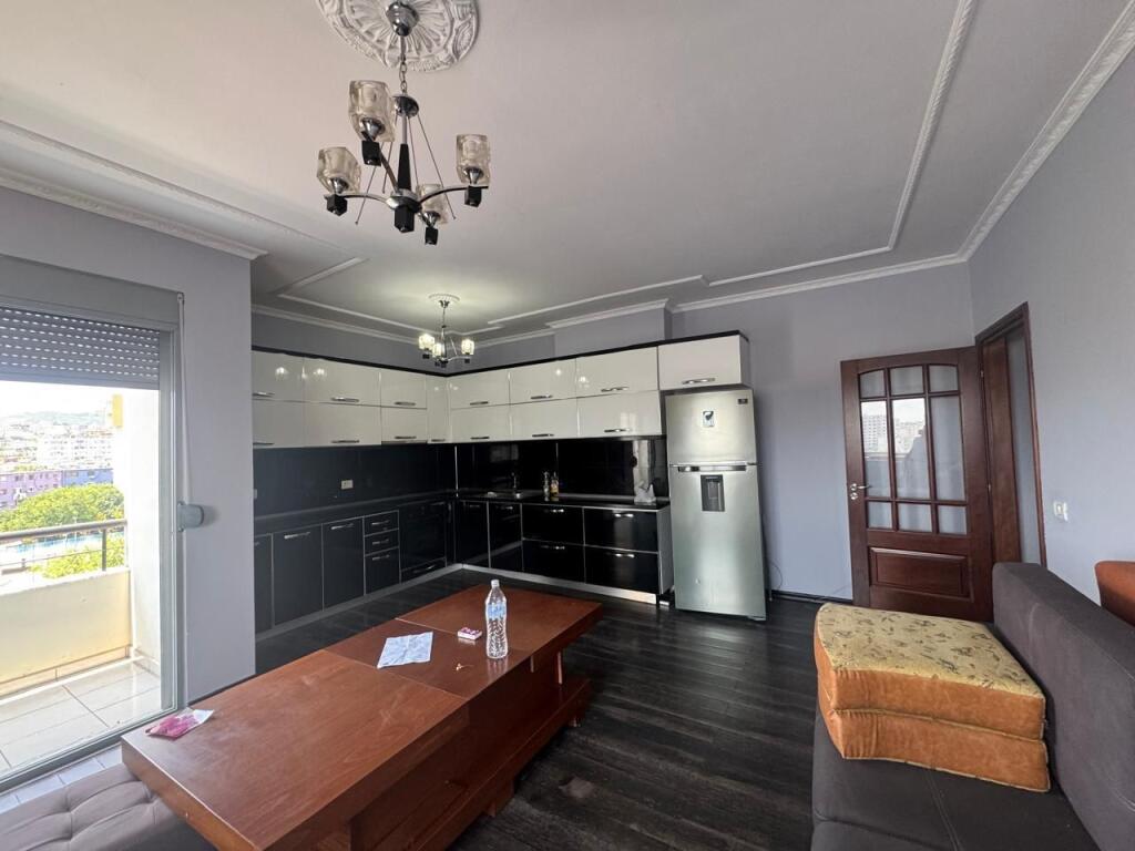 APARTAMENT 2+1 ME QERA STADIUMI DURRES