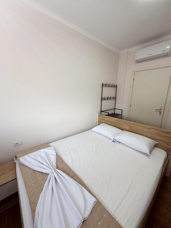 2 garages for rent on Durrës street