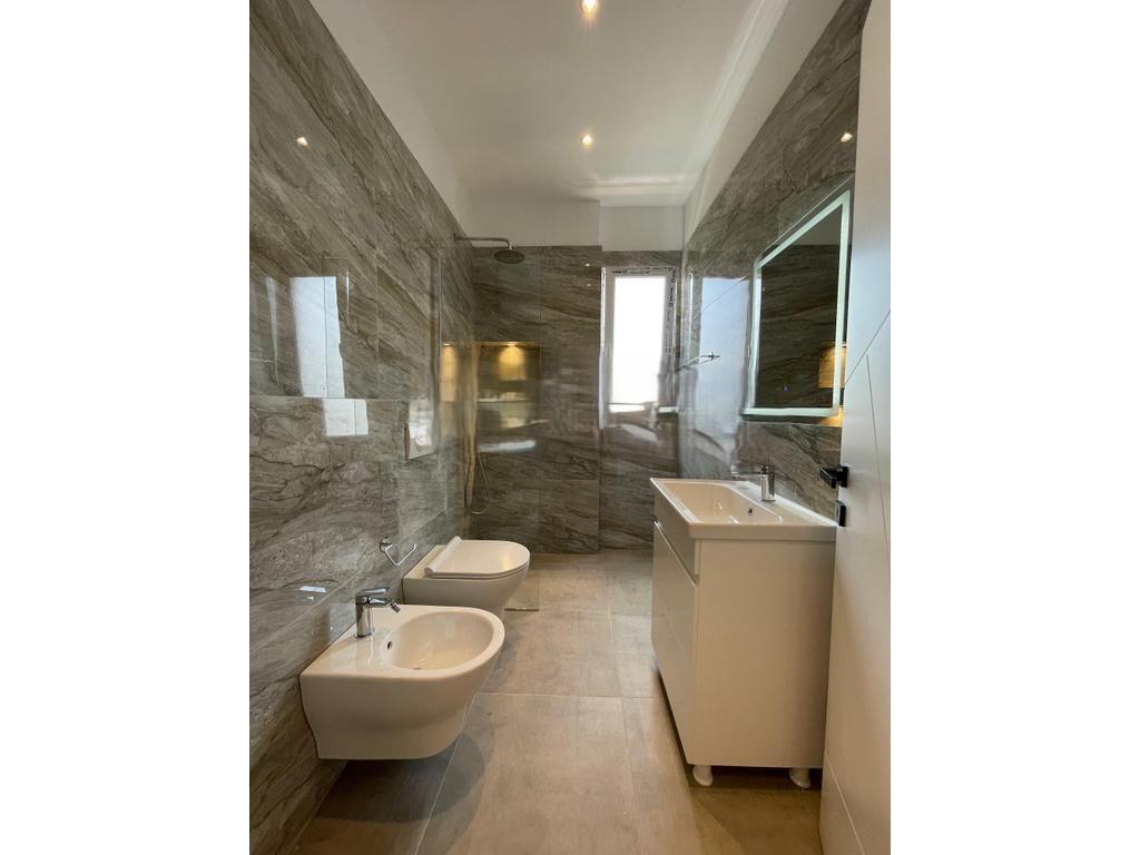 JEPET ME QIRA APARTAMENT 2+1+POST PARKIMI NE SAUK!