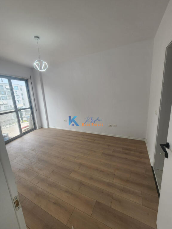 2+1 for Sale - Komuna e Parisit (near Kika 2 complex)