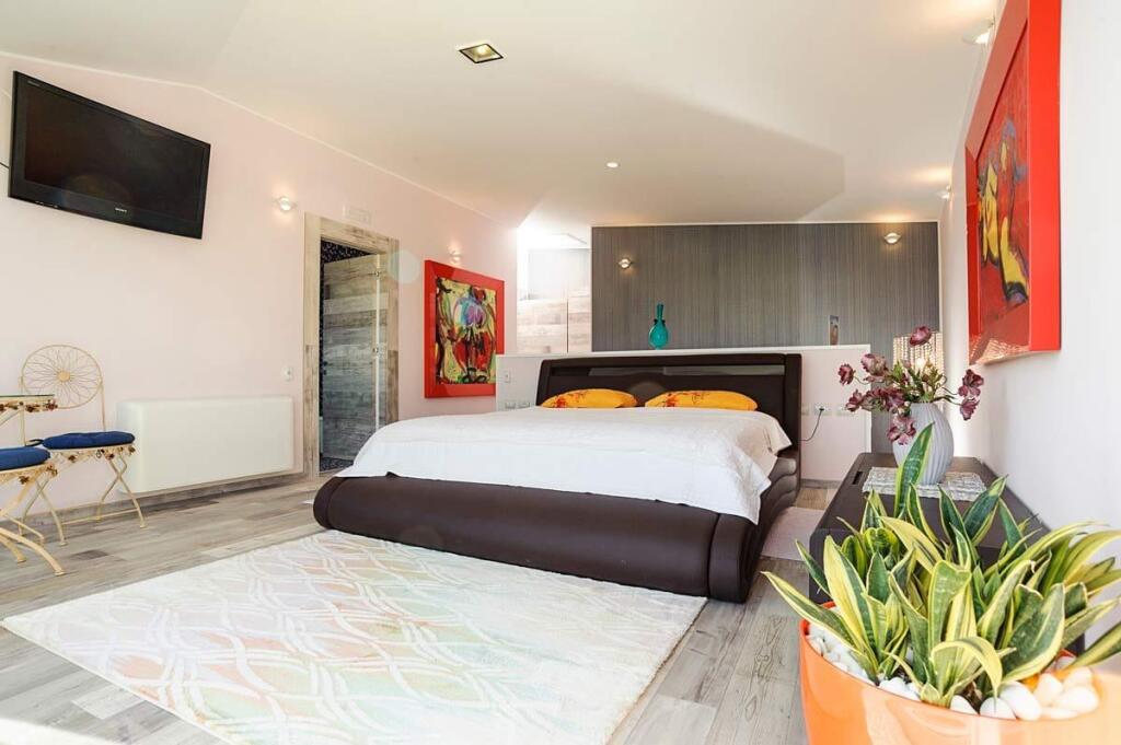 APARTAMENT 1+1 ME QIRA - LIQENI I THATE